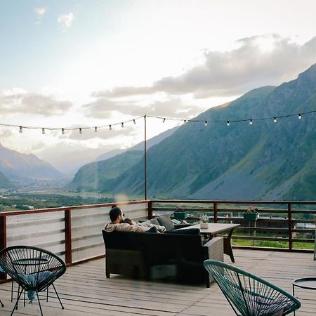 Alpenhaus Kazbegi Hotel & Restaurant Екстер'єр фото