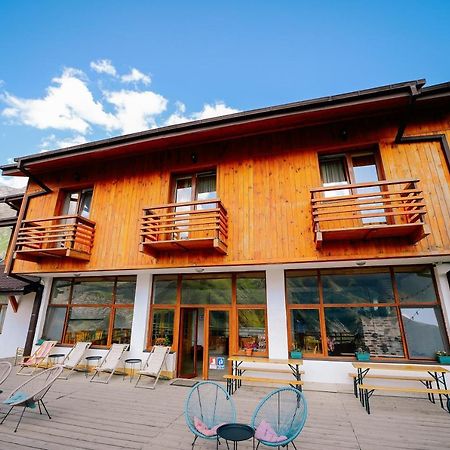 Alpenhaus Kazbegi Hotel & Restaurant Екстер'єр фото