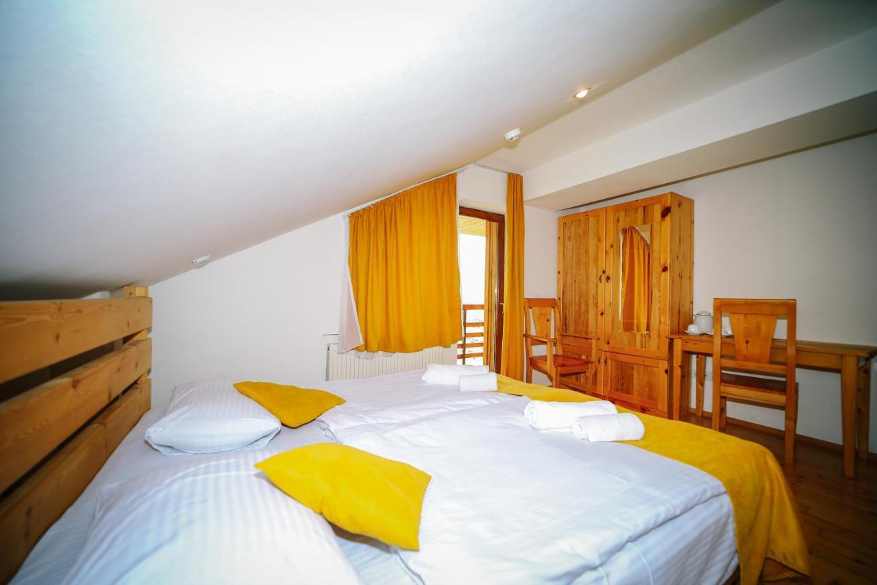 Alpenhaus Kazbegi Hotel & Restaurant Екстер'єр фото