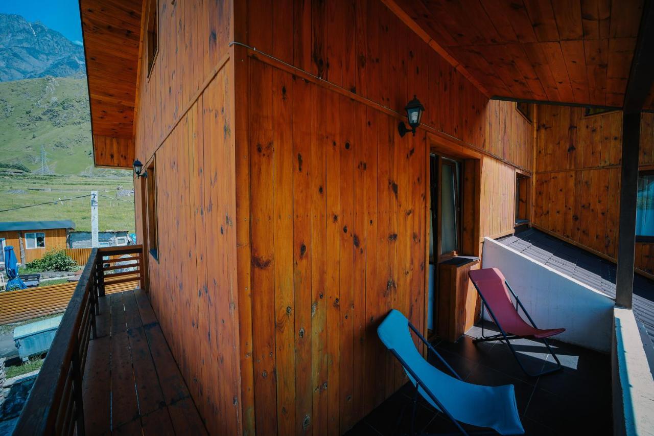 Alpenhaus Kazbegi Hotel & Restaurant Екстер'єр фото
