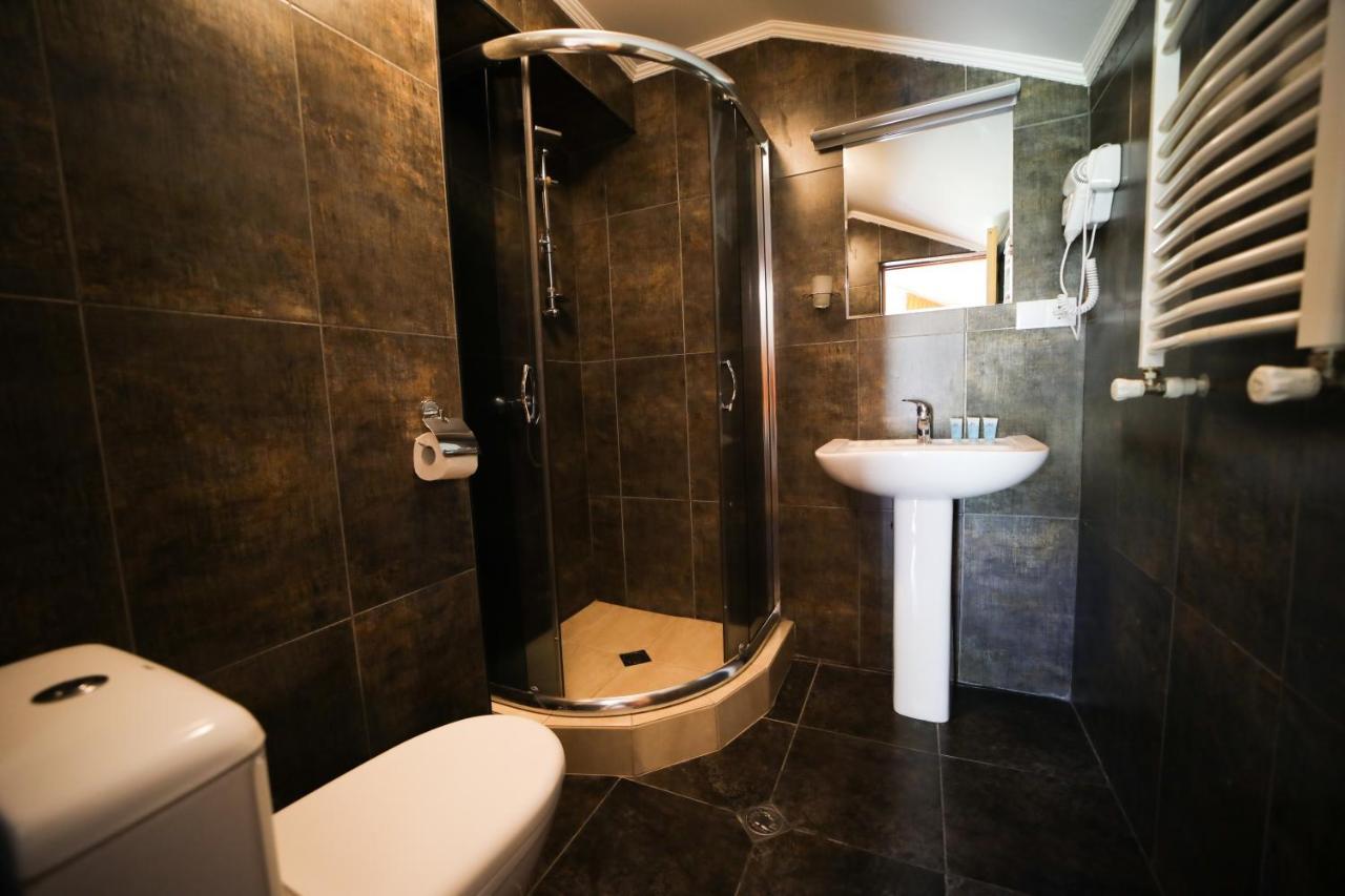 Alpenhaus Kazbegi Hotel & Restaurant Екстер'єр фото