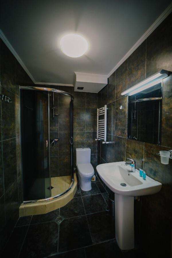 Alpenhaus Kazbegi Hotel & Restaurant Екстер'єр фото