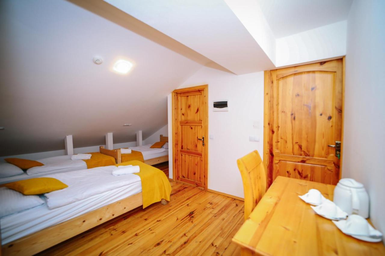 Alpenhaus Kazbegi Hotel & Restaurant Екстер'єр фото