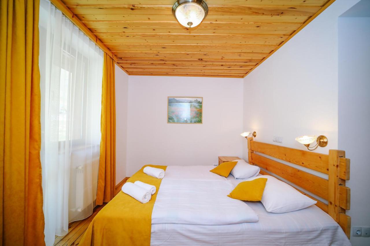 Alpenhaus Kazbegi Hotel & Restaurant Екстер'єр фото