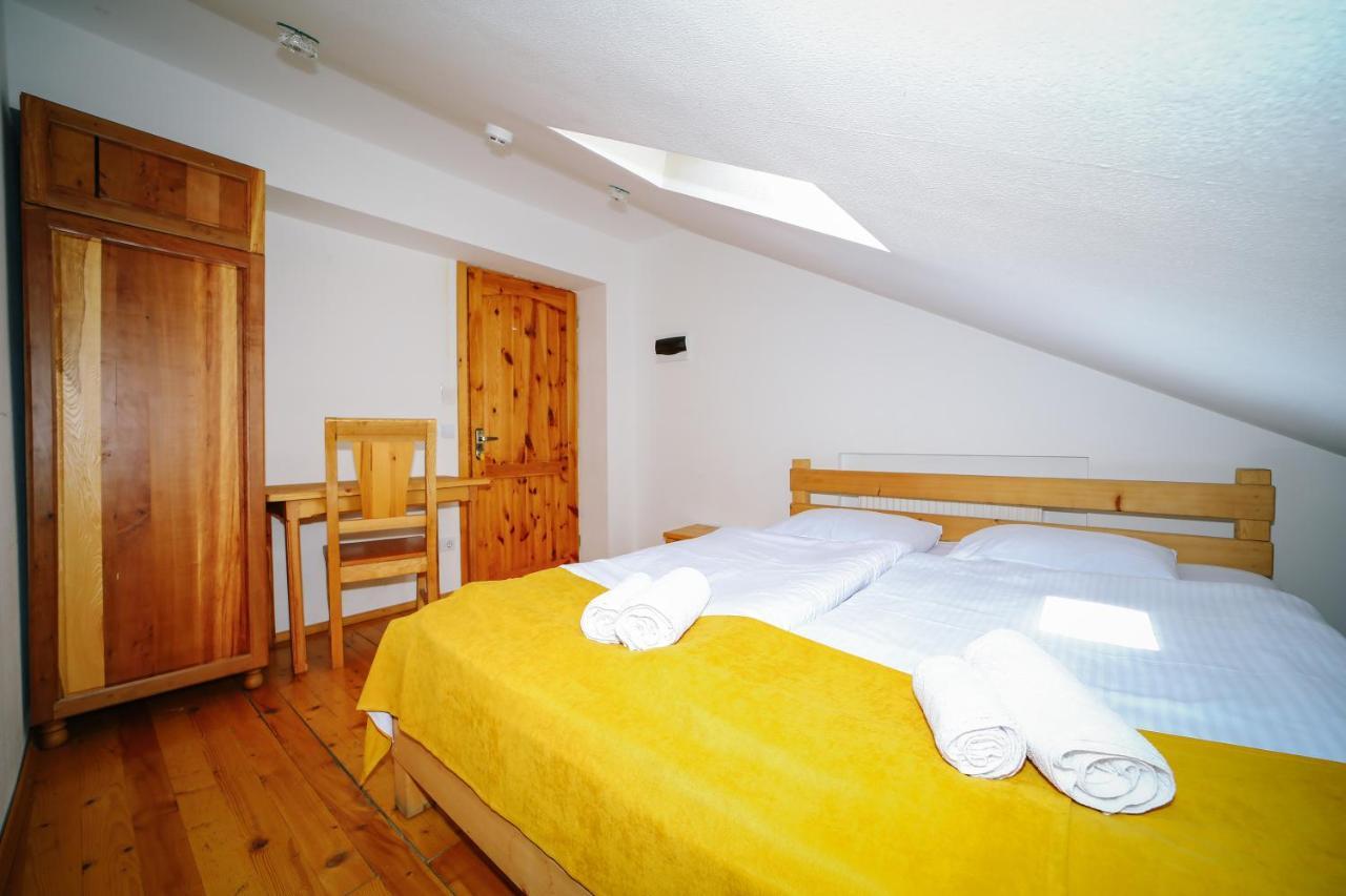 Alpenhaus Kazbegi Hotel & Restaurant Екстер'єр фото